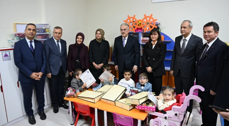 Bursa'da öğrencilerin karne heyecanı