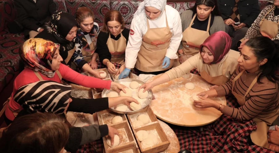 Osmangazi'de Somuncu Baba'nın 500 yıllık ekmek geleneği