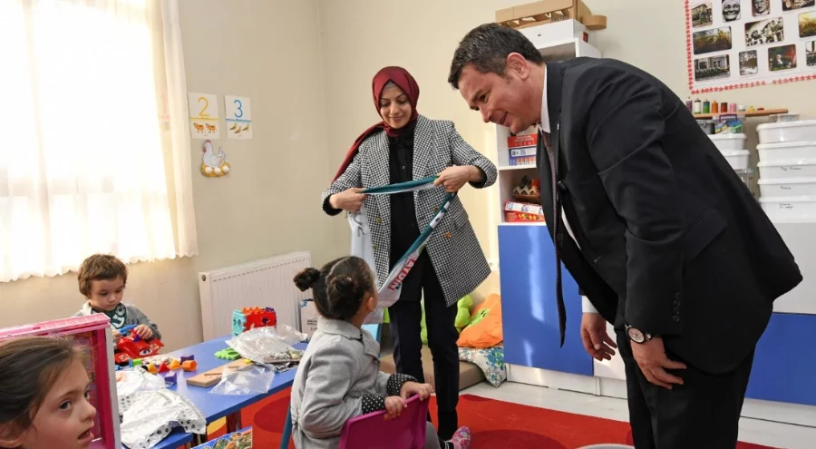 Osmangazi Belediye Başkanı Aydın, özel gereksinimli çocukların karne sevincini paylaştı