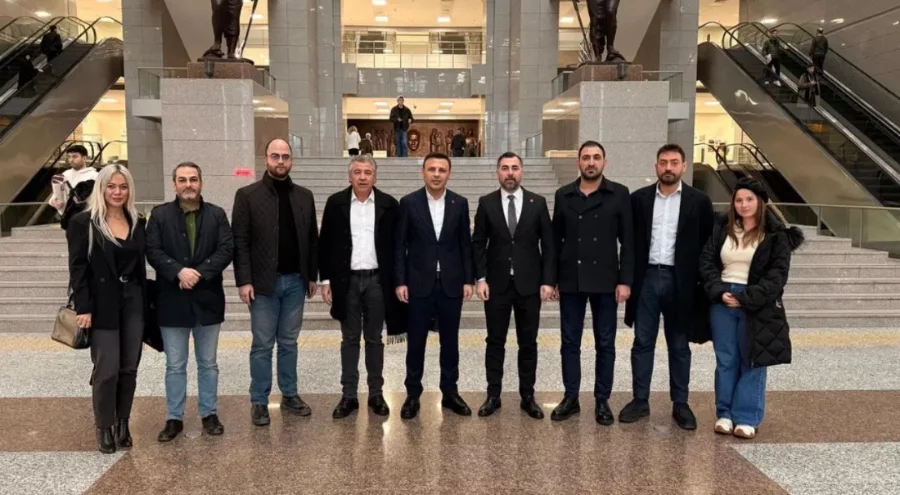 CHP'den AK Parti'nin "İBB billboardları" hakkında suç duyurusu