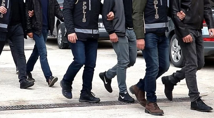 İstanbul'da 6 kişi çalıştıkları şirketi 5 milyon dolar dolandırdı