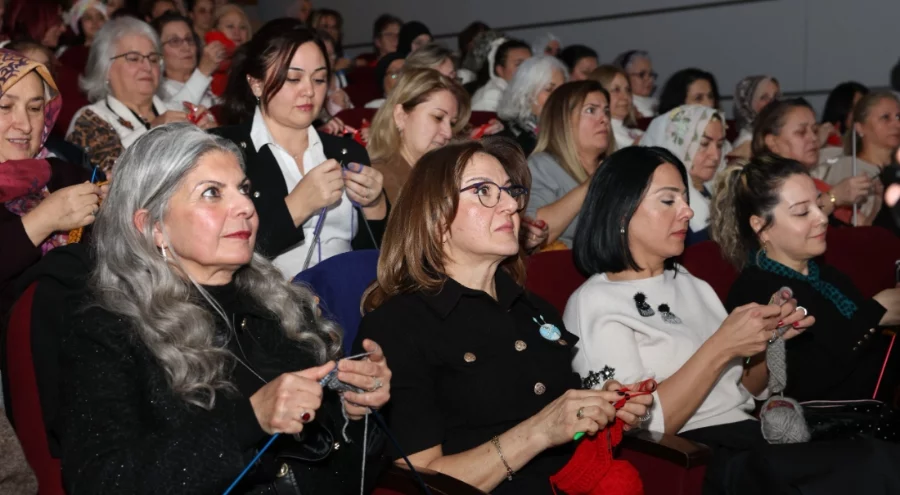 Nilüfer'de kadınlar iyilik için ilmek attılar