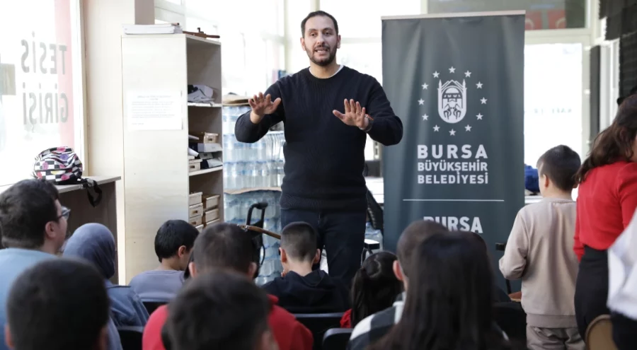 Bursa Büyükşehir'den görme engellilere masal dinletisi