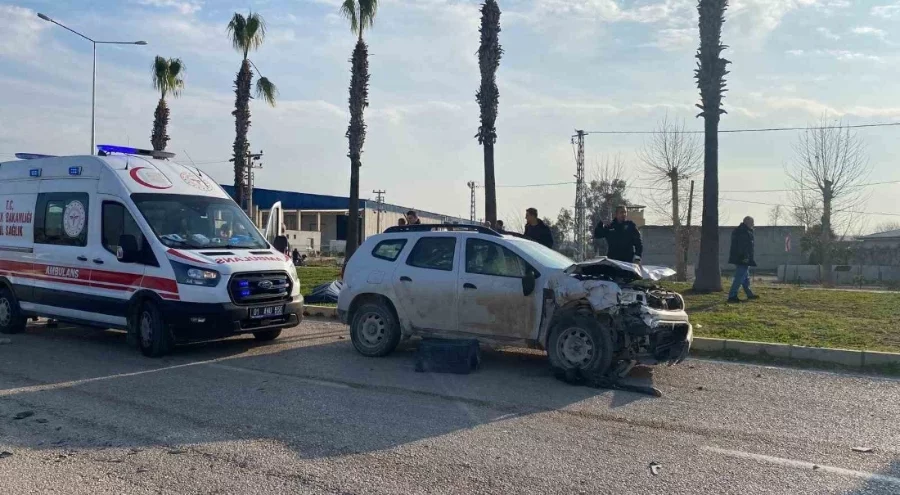 Adana'da otomobil ile üç tekerlekli motosiklet çarpıştı: 1 ölü