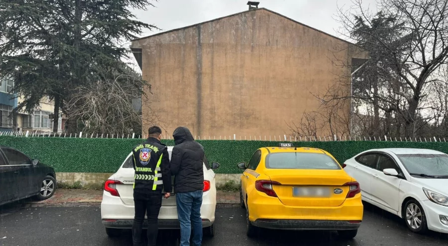 Yolcu seçtiği öne sürülen taksi şoförü trafikten men edildi
