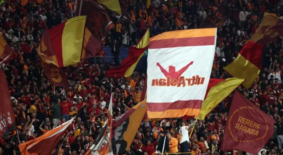 Galatasaray taraftarından yönetime istifa çağrısı