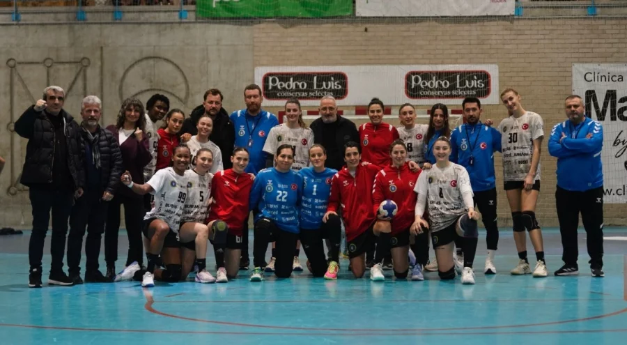 Bursa Büyükşehir Belediyespor, sahadan 25-24'lük galibiyetle ayrıldı