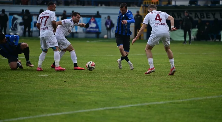 Karacabey Belediyespor, İnegölspor'a mağlup oldu