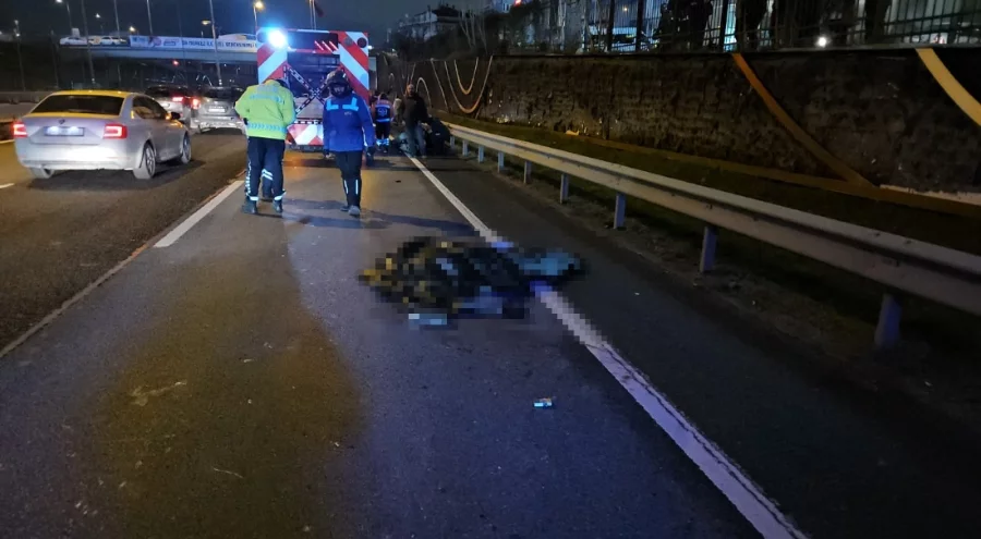 Şişli'de bariyerlere çarpan motosikletli feci şekilde can verdi