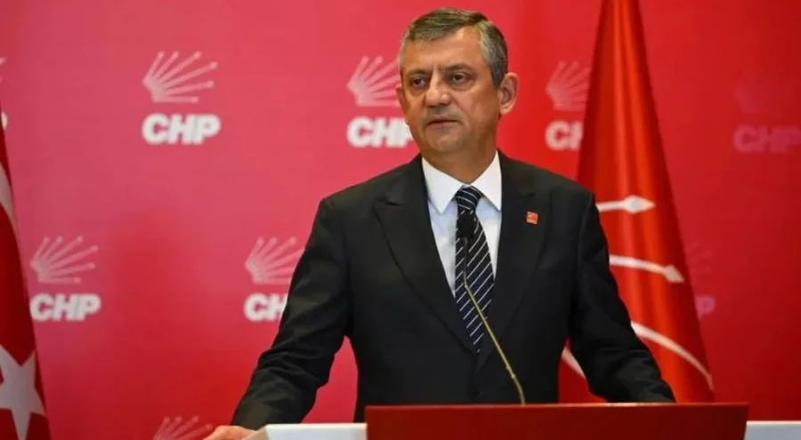 Özgür Özel'den, yeniden İyi Parti Genel Başkanlığı'na seçilen Dervişoğlu'na tebrik mesajı