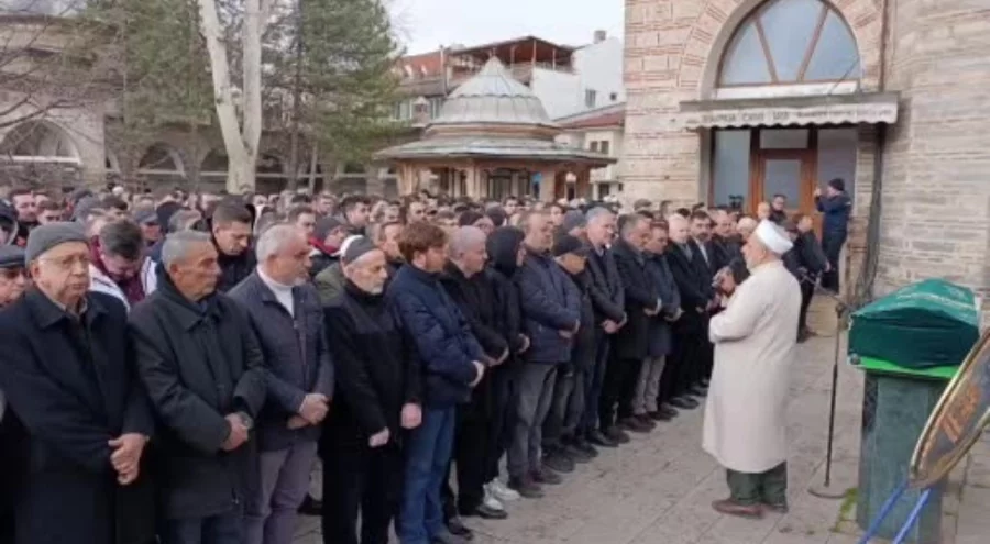 İnegöl'deki kazada hayatını kaybeden iş adamı toprağa verildi