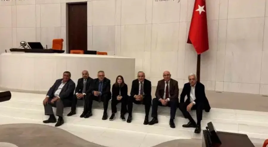 CHP'nin "Meclis'i terk etmeme" eyleminde 11'inci gün: "Emekliyi mağdur eden Erdoğan'dır"