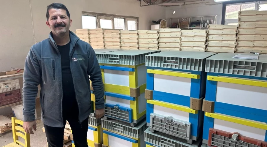 Futboldaki rekabet Bursa'da arıcılara yansıdı! Renkli kovanlar revaçta