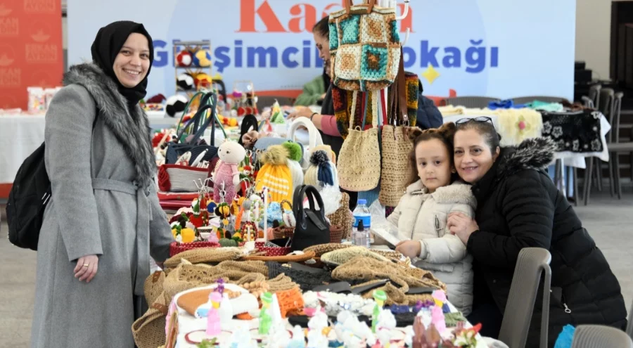 Girişimci kadınların el emeği Osmangazi Meydanı Kent Lokantası'nda vatandaşlarla buluştu
