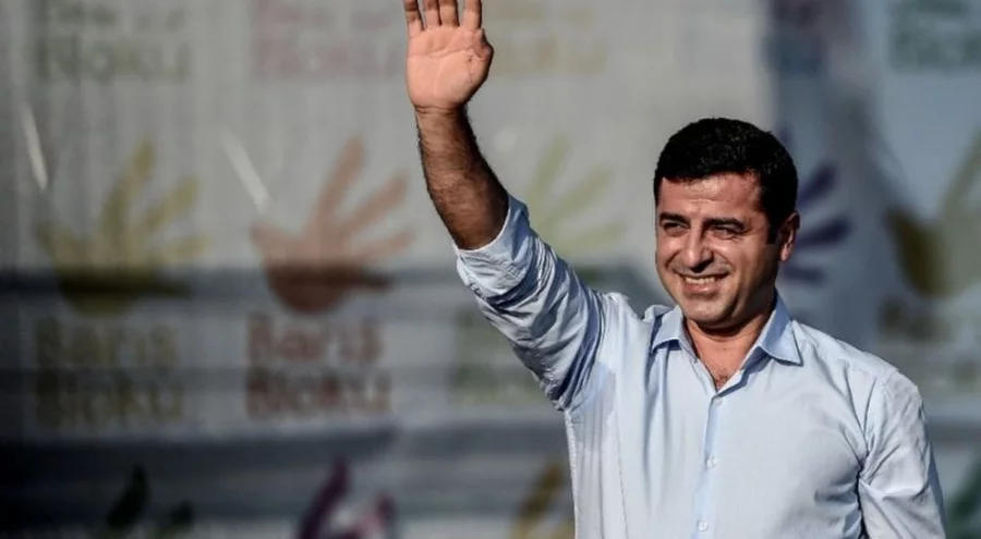 Selahattin Demirtaş'ın Diyarbakır'da yargılandığı dava ertelendi