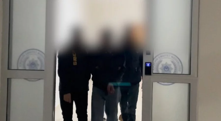 Telefonlara yükledikleri zararlı yazılımlarla hesapları boşalttılar!