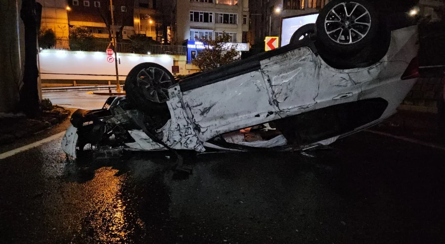 İstanbul'da alkollü sürücü ortalığı birbirine kattı: 2 yaralı