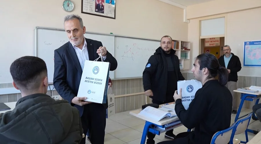 Kestel'de üniversite öğrencilerinin ulaşım kartları belediyeden