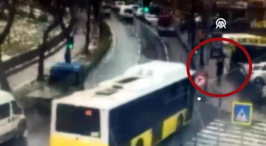 İETT otobüsü otoparka daldı! Ölümden saniyelerle kurtuluş kamerada