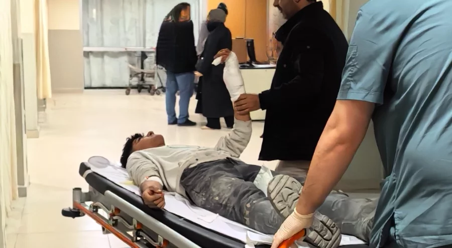 Bursa'da iş kazası! Kırılan cam bileğini kesti