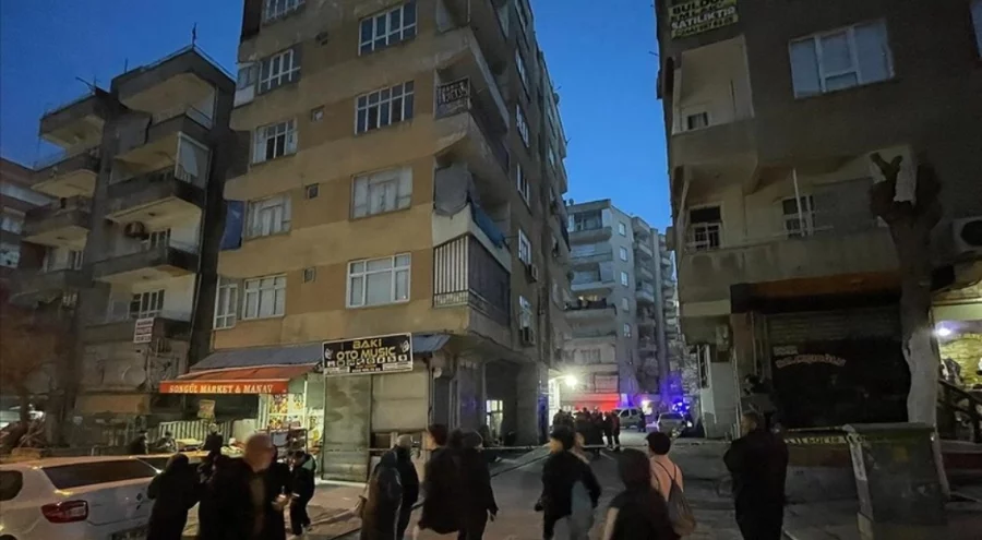 Şanlıurfa'da 6 katlı bina tedbir amaçlı boşaltıldı