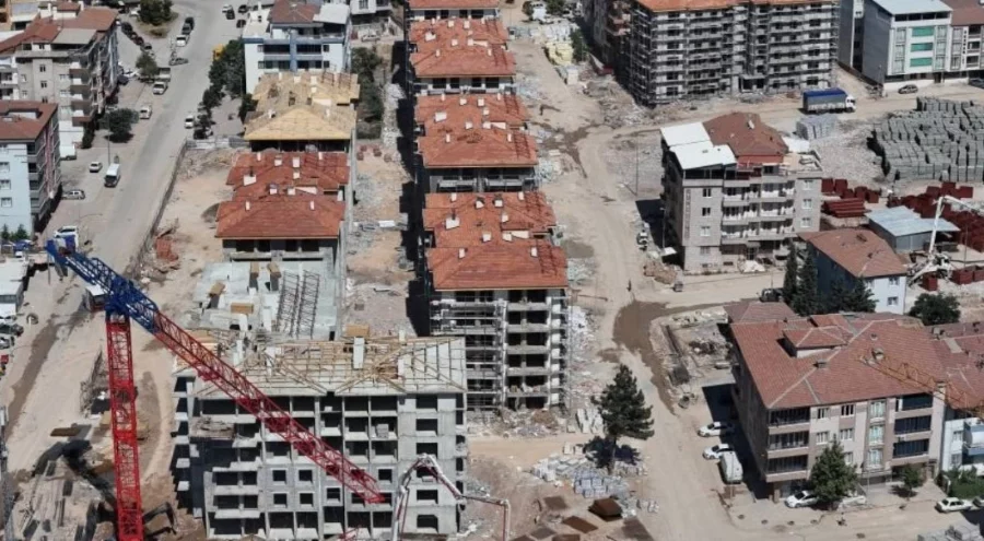 Depremde 35 kişinin yaşamını yitirdiği Velioğlu Apartmanı ve Meral İş Hanı davalarında karar