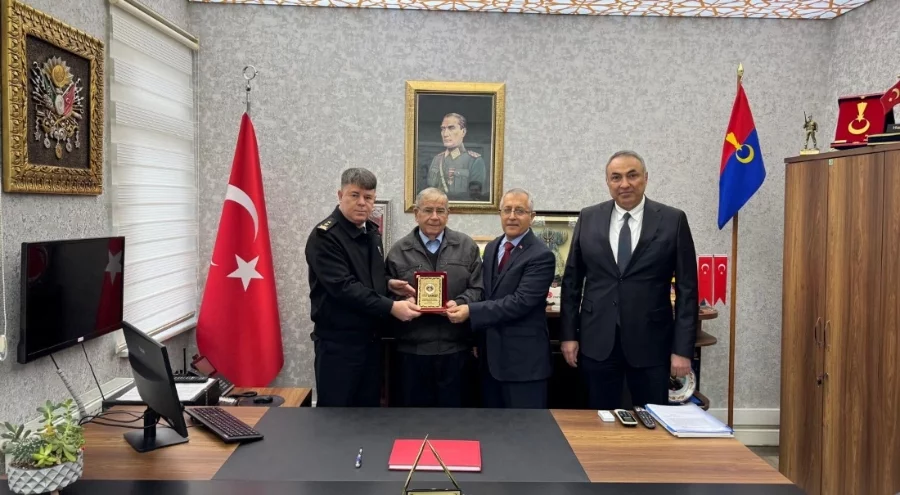 Bursalı çiftçi 70 milyonluk mal varlığını jandarmaya bağışladı