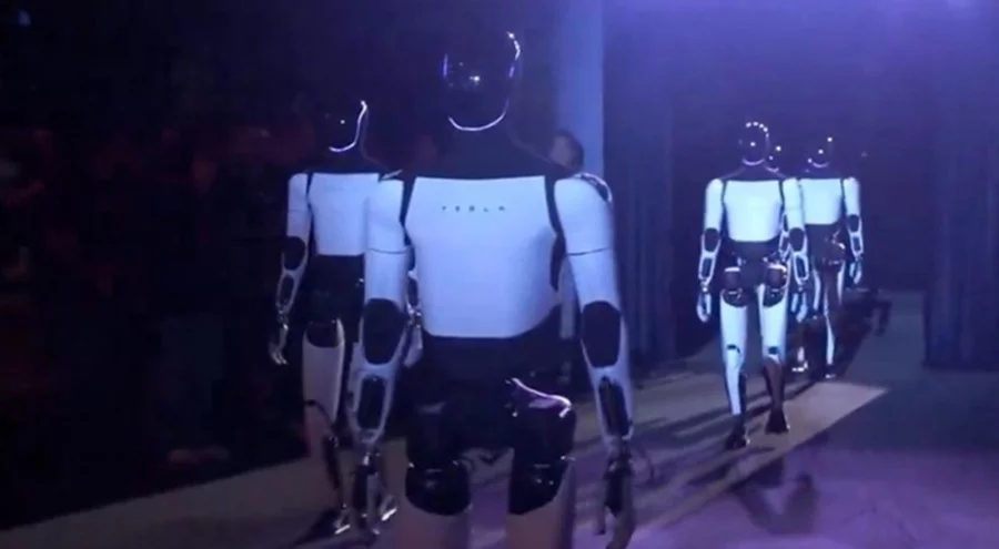 Elon Musk'tan dikkat çeken insansı robot açıklaması