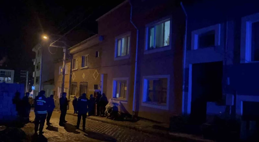 Eskişehir'de üçüncü kattan düşen kişi ağır yaralandı