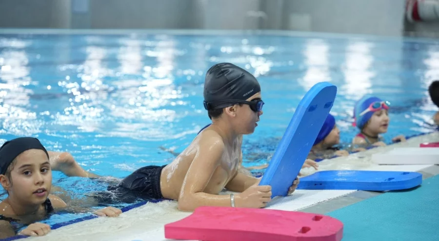 Yenişehir Kapalı Yüzme Havuzu açıldı