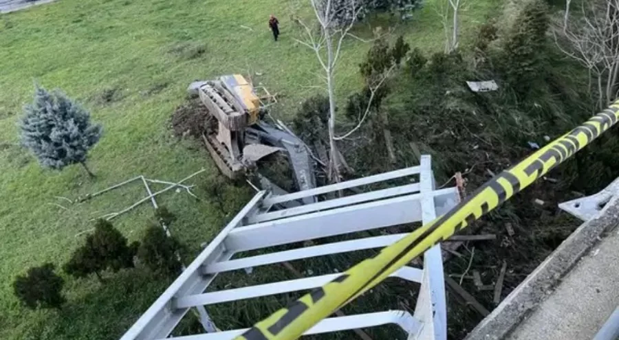 'Uçan Yol'da kaza: 1'i ağır 3 yaralı