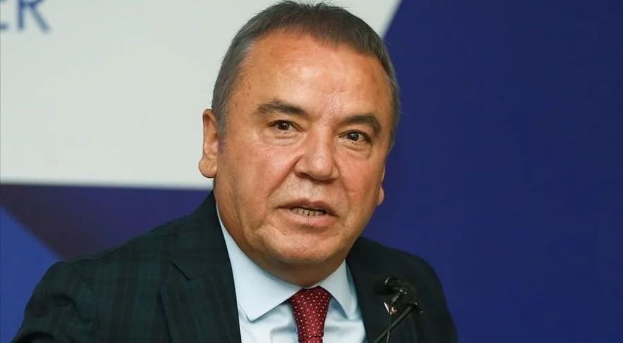 Muhittin Böcek yeniden hastaneye kaldırıldı!