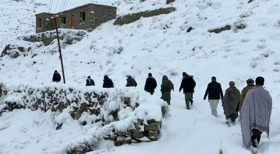 Afganistan'da kar ve yağmur felaketi: 61 ölü