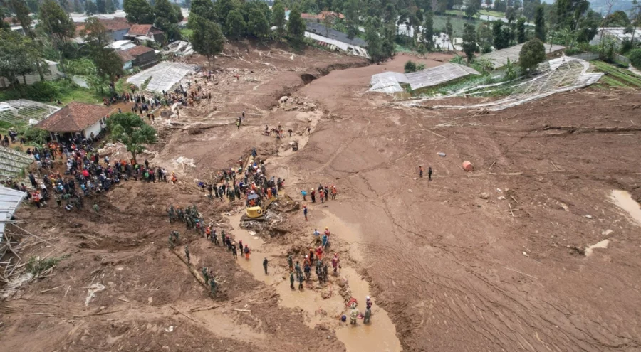 Endonezya'da heyelan felaketi: Ölü sayısı 11'e çıktı
