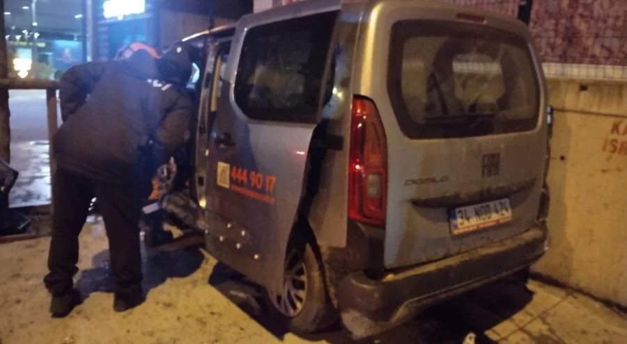 İstanbul Ümraniye'de trafik kazası: 2'si ağır 3 yaralı