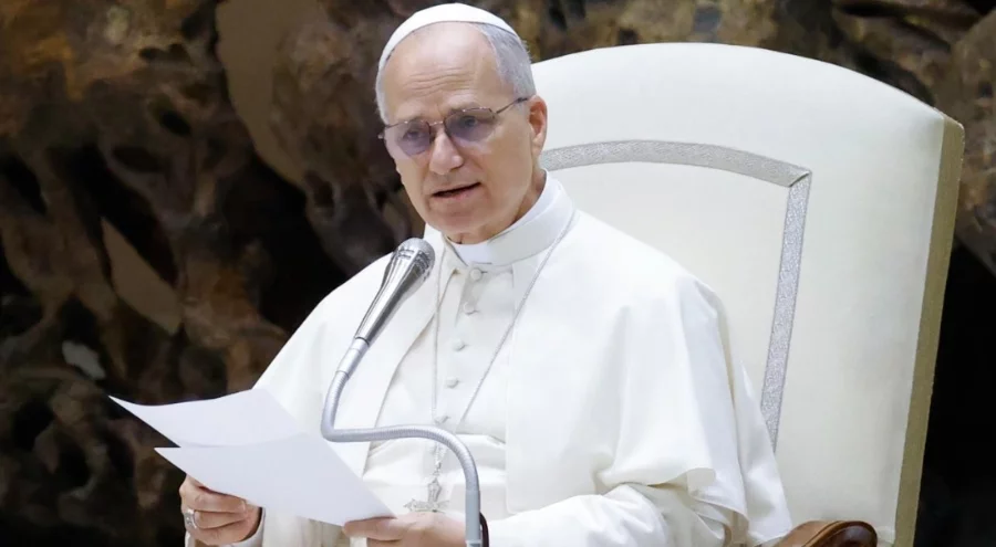 Papa'dan "yapay zekâyla duygusal ilişki" uyarısı