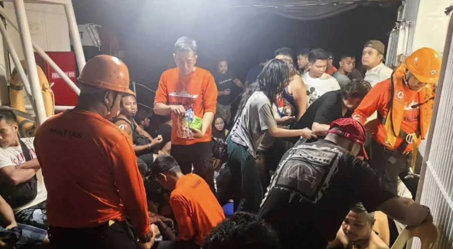 Filipinler'de feribot battı! 15 ölü, 43 kayıp