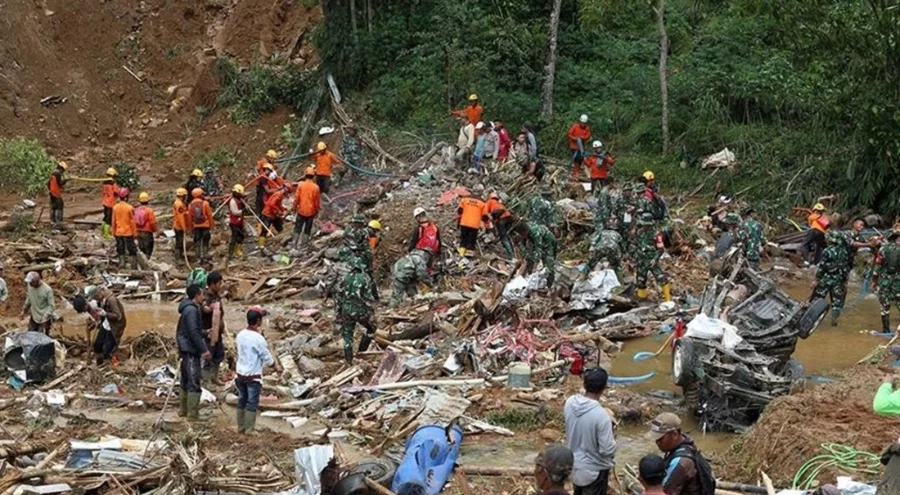 Endonezya'daki toprak kayması felaketinde can kaybı 25'e çıktı