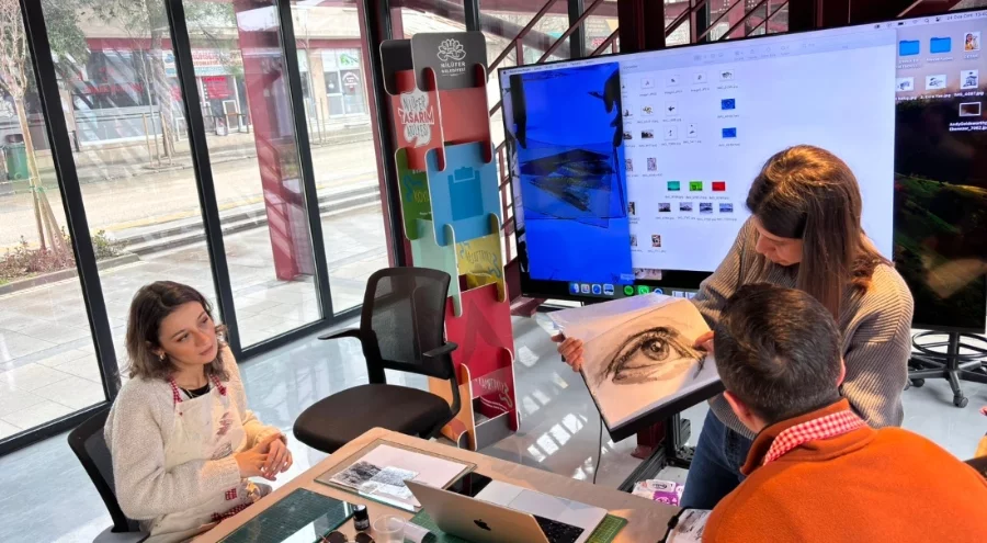 Nilüfer'de gündelik malzemeler sanata dönüştü