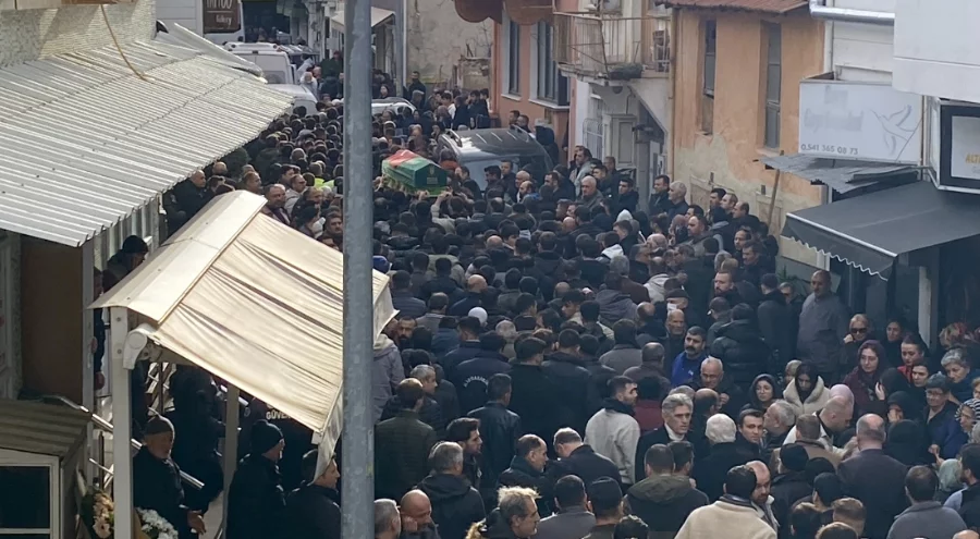 Bursa'da metan gazından zehirlenerek can veren Efe'ye acı veda