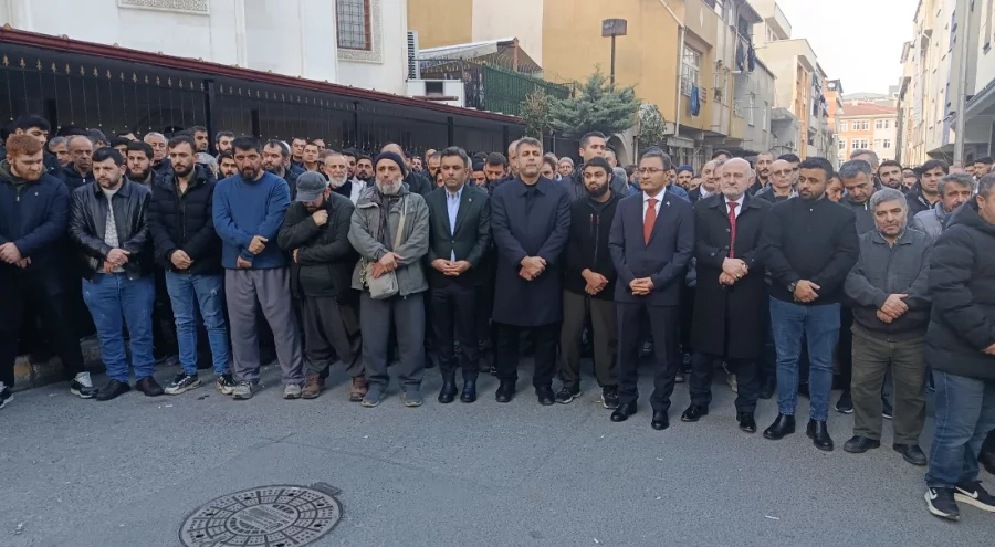 Bağcılar'da karbonmonoksit gazından zehirlenerek ölen 3 kişi toprağa verildi