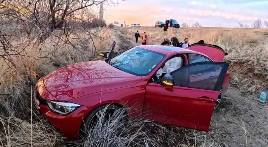 Aksaray'da otomobil şarampole düştü: 3 kişi yaralandı