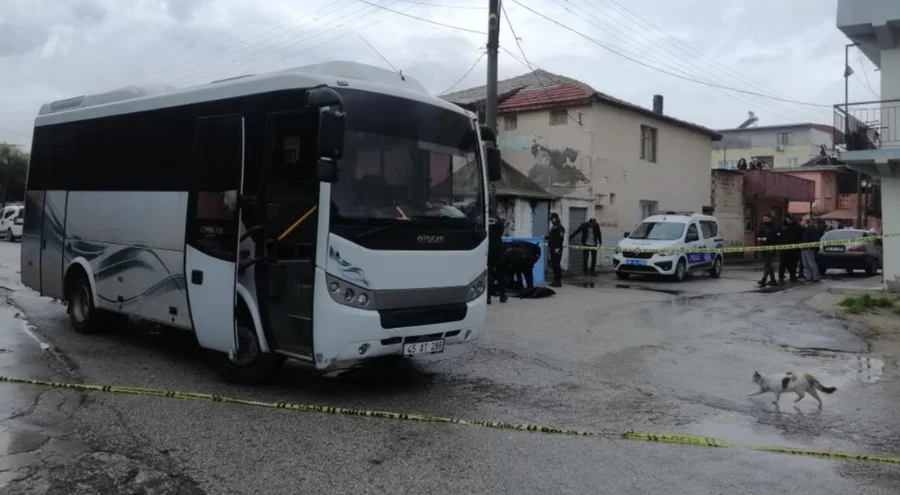 Manisa'da 7 çocuk annesi kadın sokak ortasında öldürüldü