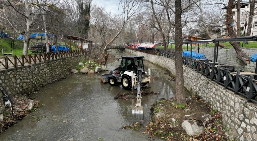 Bursa Büyükşehir'den Misi'de dere ve çevre temizliği