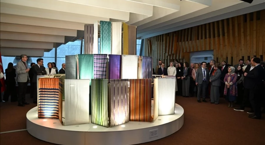 Fransa'da "Türkiye Dokuma Atlası-Kumaşın Hafızası" sergisinin açılışı yapıldı