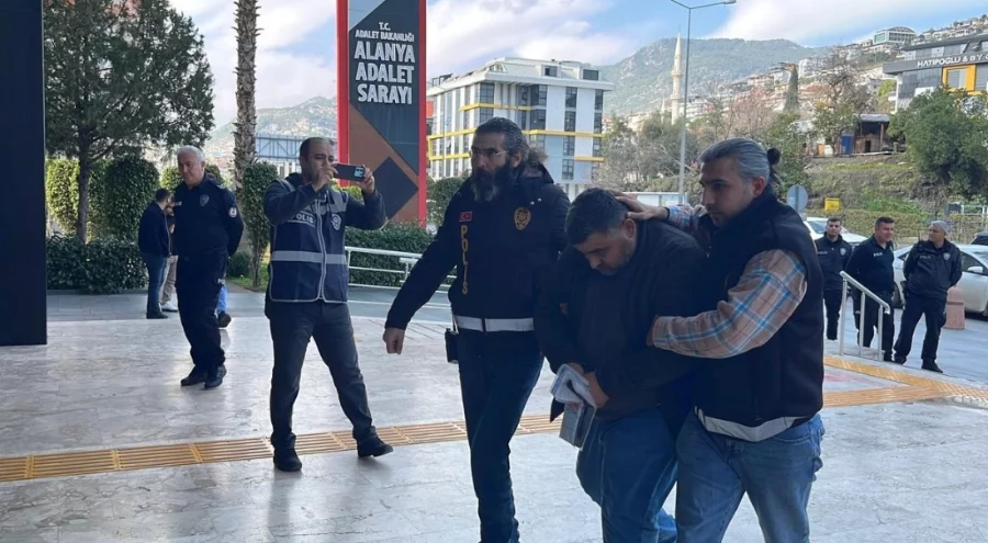 Bıçak ve zincirlerin kullanıldığı kavgaya 3 tutuklama