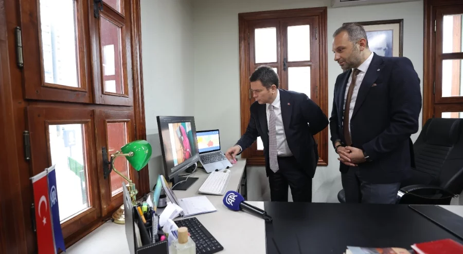 Osmangazi Belediye Başkanı Aydın, AA'nın "Yılın Kareleri" oylamasına katıldı