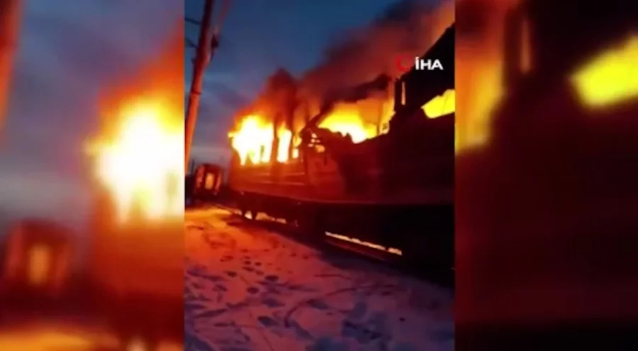 Zelenskiy, Rusya'nın bir yolcu trenine SİHA saldırısı gerçekleştirdiğini açıkladı