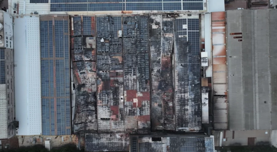 Bursa'da yanan fabrikanın gün ağarınca ortaya çıkan görüntüleri hasarı gözler önüne serdi