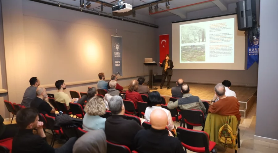 Bursa Bellek-Kent Söyleşileri'nde kentin mimari tarihi anlatıldı